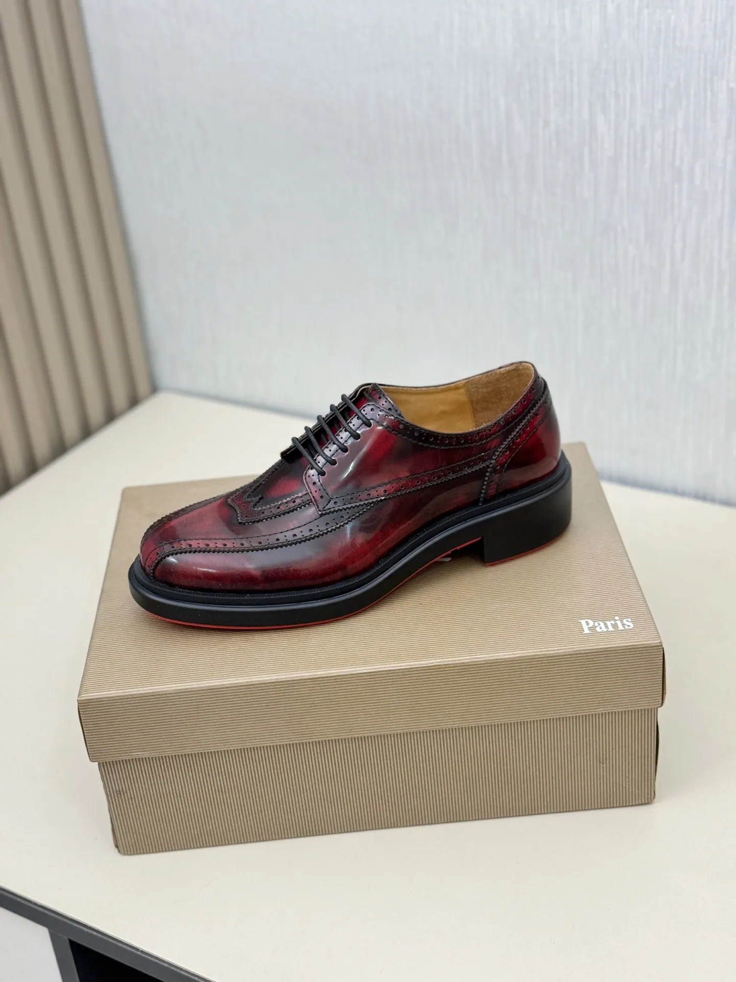 [CL～High-end men’s red-soled shoes] Top P: 880💰. Size: 39-44 (38.45.46 can be customized) 🆑Top original order purchasing agent Imported open-edge bead fabric and water-dyed cowhide inside 🉑️ Imported TPU rubber sole, wear-resistant and non-slip, full of European style.